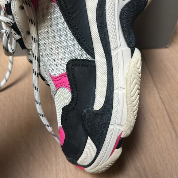 Balenciaga triple S low top chunky sneakers in exce condition worn once - Picture 10 of 14